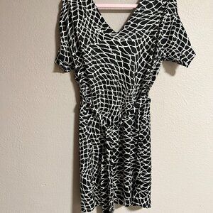 Katydid Black & White Abstract Pattern Knee Length Summer Dress - Size L